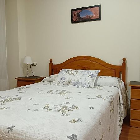 Apartamentos Chevere Rojo-Huca Oviedo Bagian luar foto