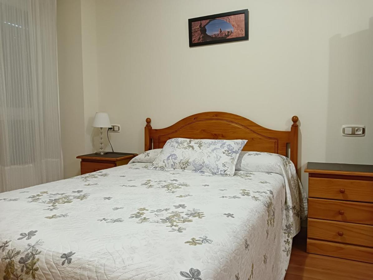 Apartamentos Chevere Rojo-Huca Oviedo Bagian luar foto