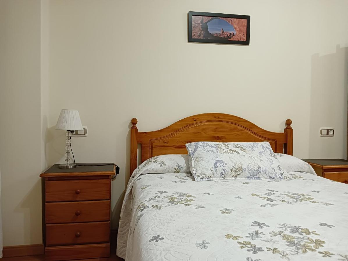 Apartamentos Chevere Rojo-Huca Oviedo Bagian luar foto